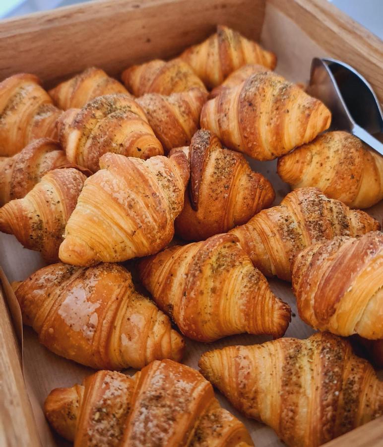 Royal M Al Aqah Beach Resort By Gewan Kültér fotó Croissants